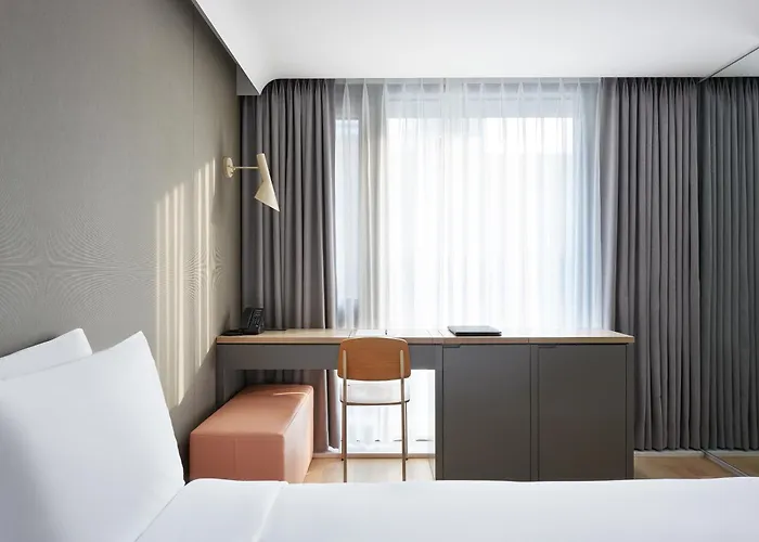 Peyto Samseong Hotel